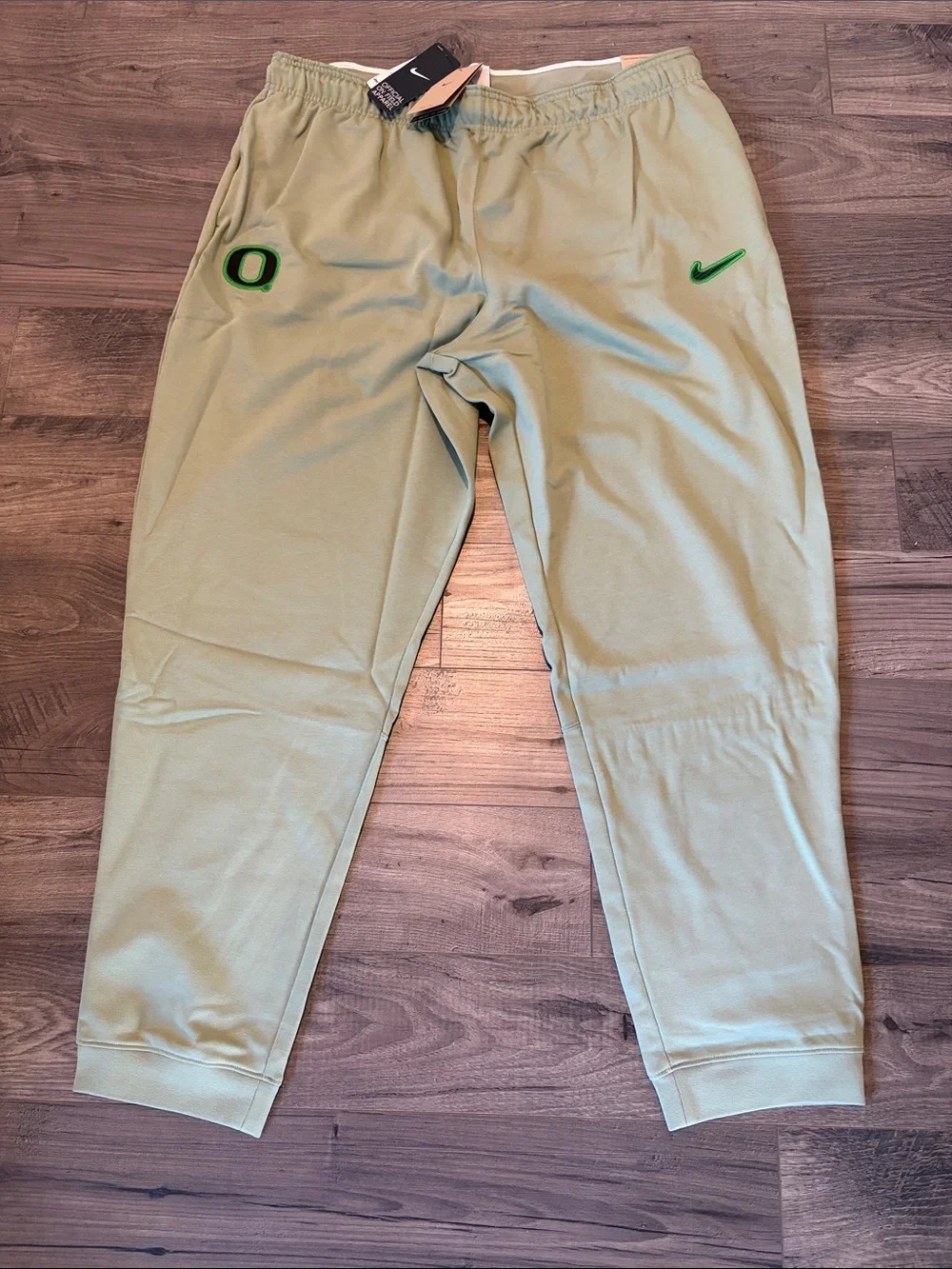 Nike dri fit Oregon ducks Olive Green Swoosh Joggers with Green Accents